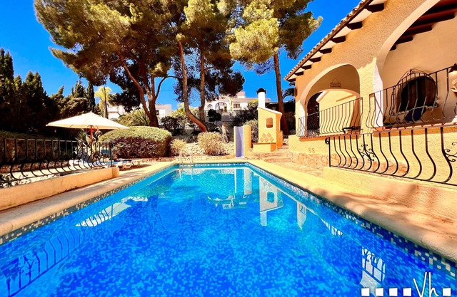 RODRIGANDA - Rustic villa located at 700 metres from the Portet beach.