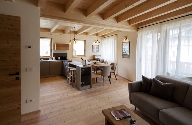 Roe Chalet Larch 1