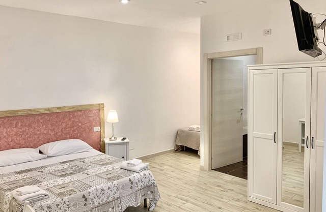 Romano Lounge b&b Modern studio apartment with Restaurant