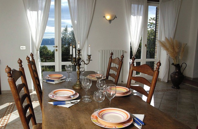 Romantic located vacation flat above the Trasimeno Lake