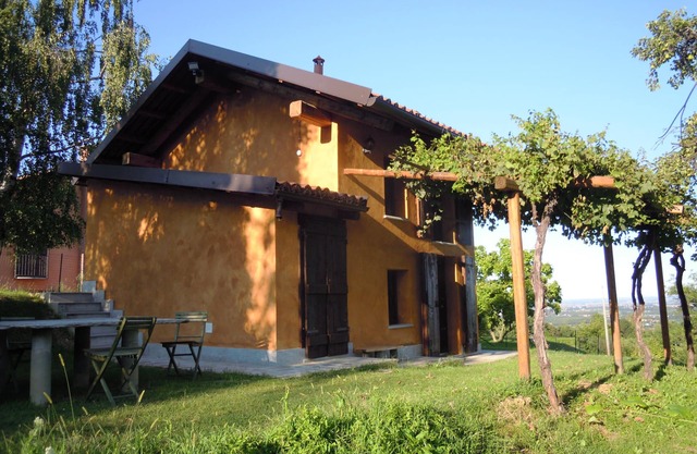 Romantic cottage in the vineyard, Pinerolo, only adults