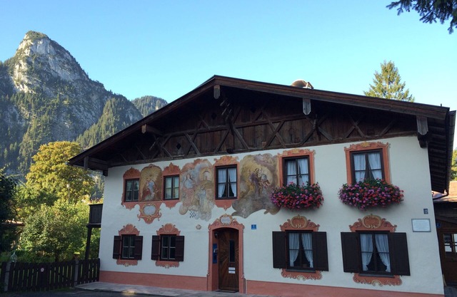 romantic apartment "Himmelblau": recreation in the historic Mussldomahaus