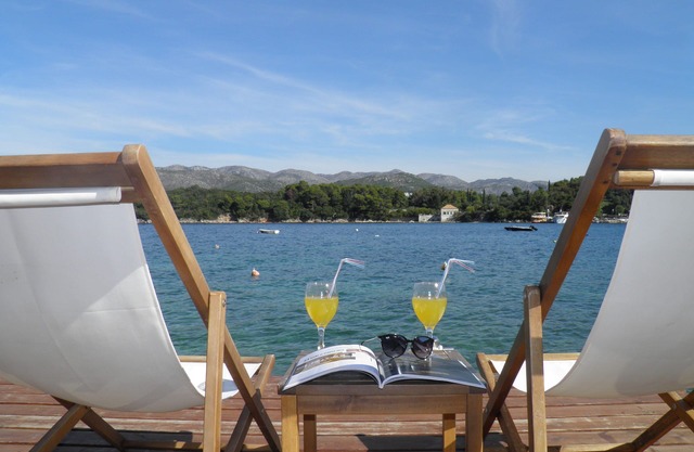 Romantic apartment surrounded by ancient walls, two meters from the sea