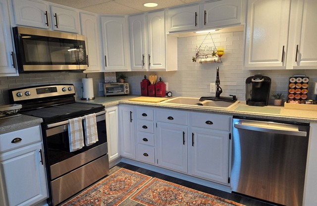 Romantic Apartment "The Nook" located in the heart of Charles Town WV!