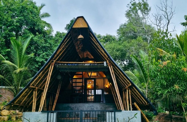Romantic Bamboo Retreat with Lake View - Private & Peaceful Nature Stay