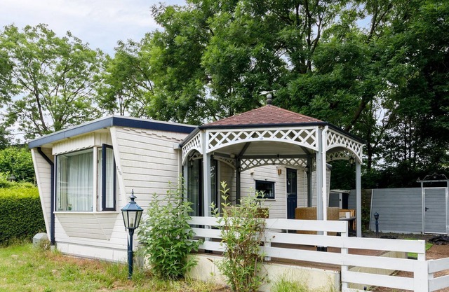 Romantic chalet in Lathum near a beautiful sandy beach