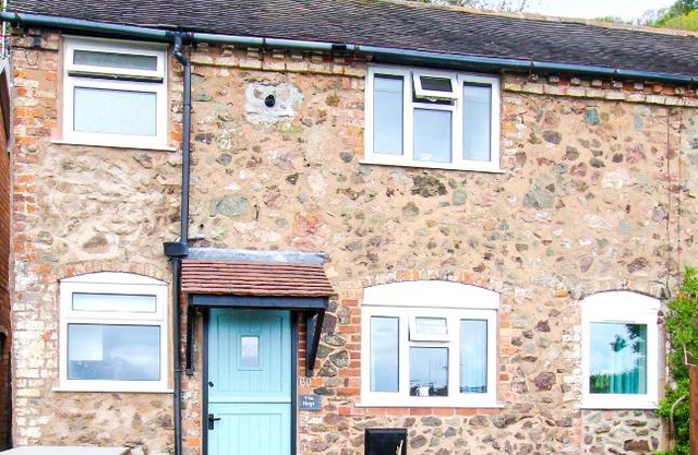 Romantic & Cosy Cottage with Direct Access to the Hills
