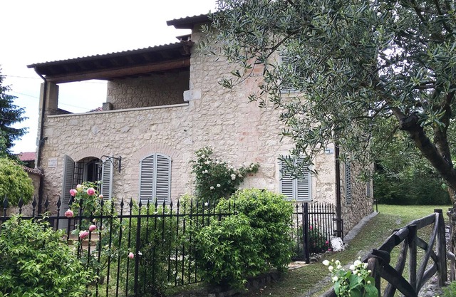 Romantic Cottage at the Castle