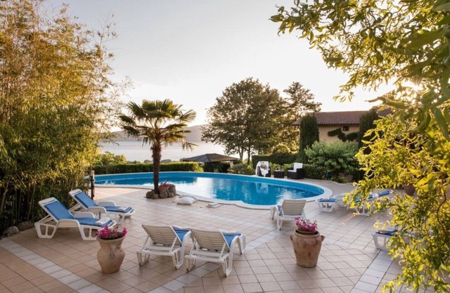 Romantic Cottage Rosa with a stunning lake-view terrace, pool and WIFI near Rome