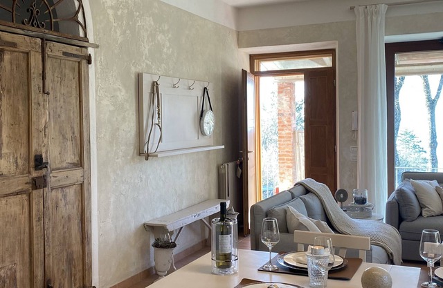 Romantic fieldstone house with a beautiful view of Lake Trasimeno