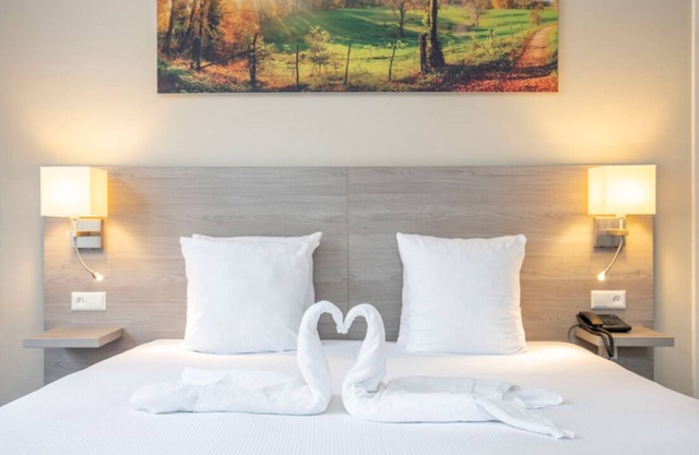 Romantic Getaway Surrounded by Greenery in the Heart of Eerbeek