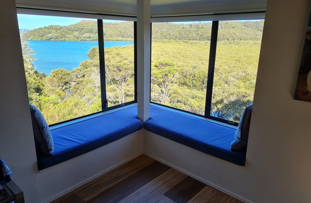 Romantic Hideaway with Beautiful Seaviews