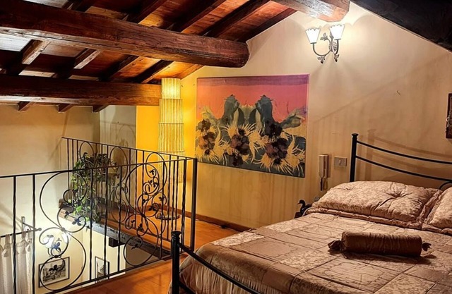 Romantic house with loft, ideal for couples and families up to 5 people.