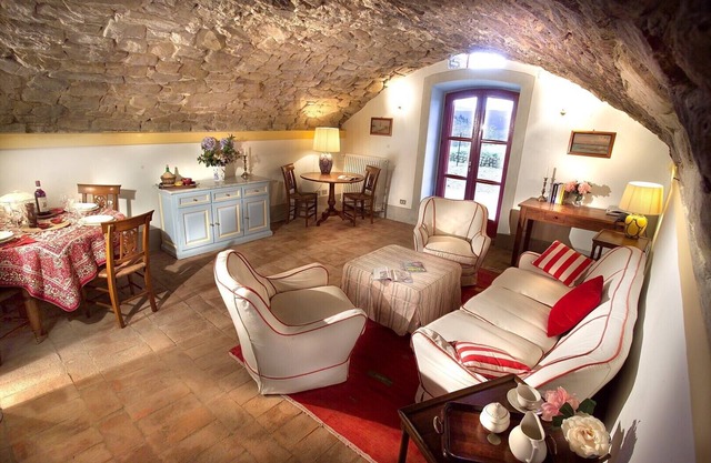Romantic house in the middle of the Chianti vineyards in the heart of Tuscany.