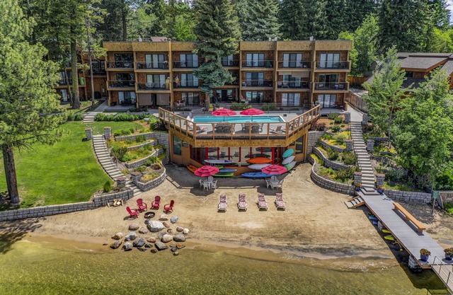 Romantic lakefront condo on beautiful Payette Lake!