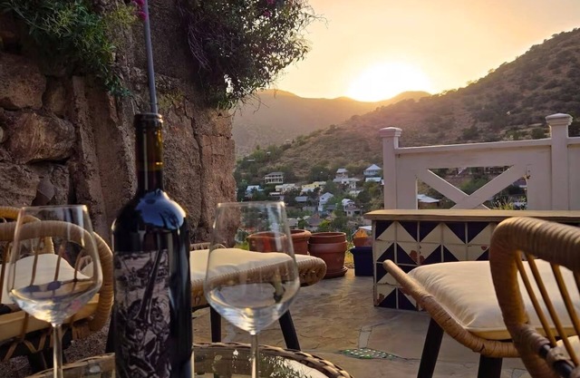 Romantic Luxury Getaway in Historic Bisbee with Breathtaking Views and Hot Tub!