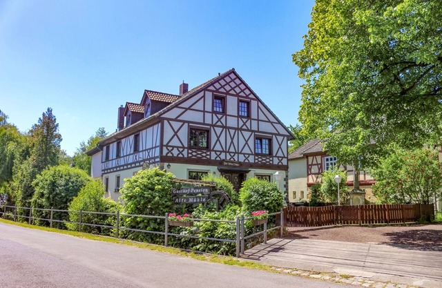 Romantic mill arbor "At the foot of the Staffelberg"