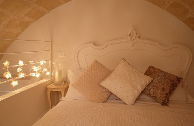 Romantic Monopoli Centro Storico - boutique apartment - sleeps 4-6 NEW