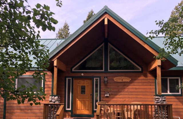 Romantic Mountain Home 5-10 miles from numerous lakes. Family reunion spot.