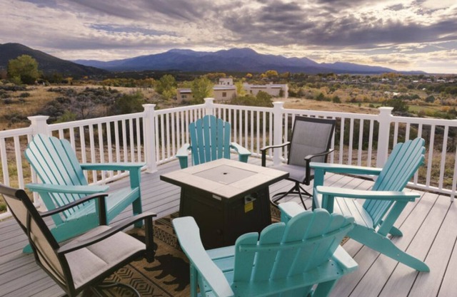 Romantic Northern New Mexico Taos House- 5 minutes from town