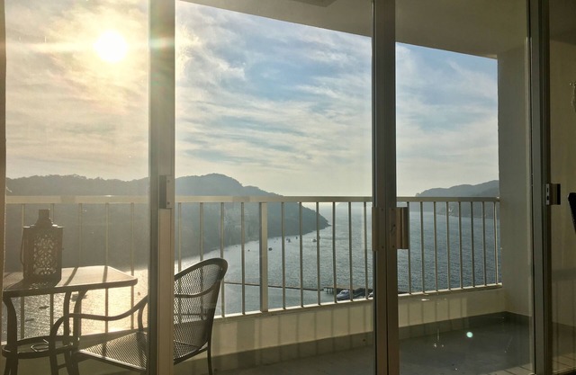 Romantic Ocean View Apartment