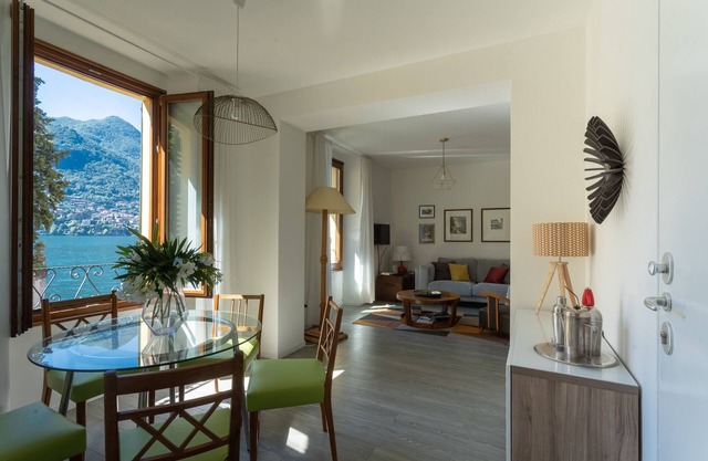 Romantic Pier - Two Bedroom Apartment, Sleeps 4