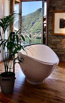 Romantic & Private Lake Como village house