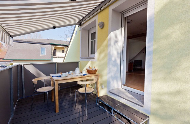 Romantic studio apartment with roof terrace