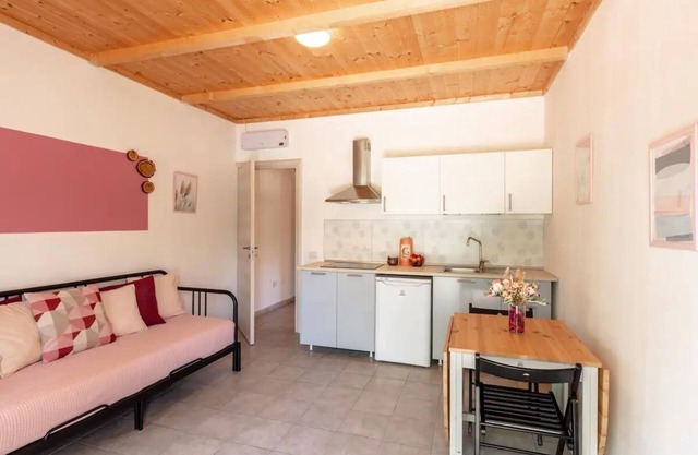 Romantic two-room apartment in lovely farmhouse at the foot of the Marche Apennines