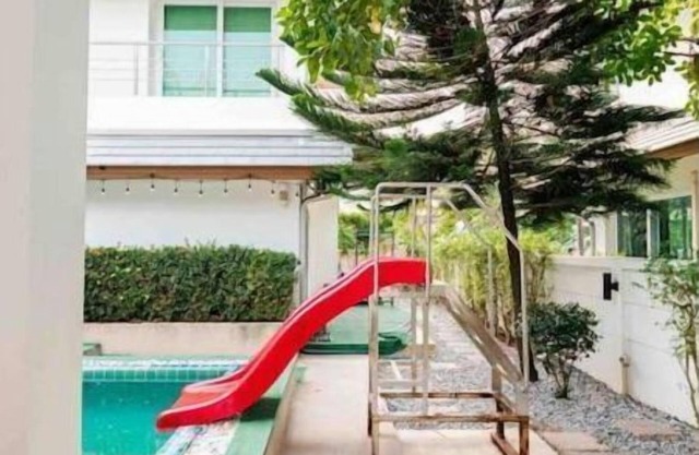 Romantic Thai Villa