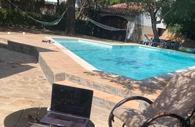 Romantic villa with large swimming pool, 3 minutes from the beach, ideal for large families