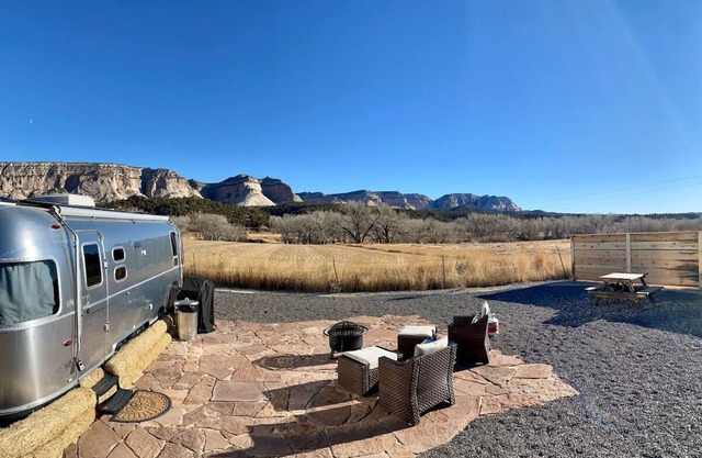 Romantic Zion Airstream #2 | Hot Tub & Stargazing