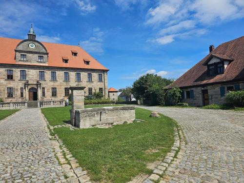 Romantisch wohnen im Schlosshof auf dem Land