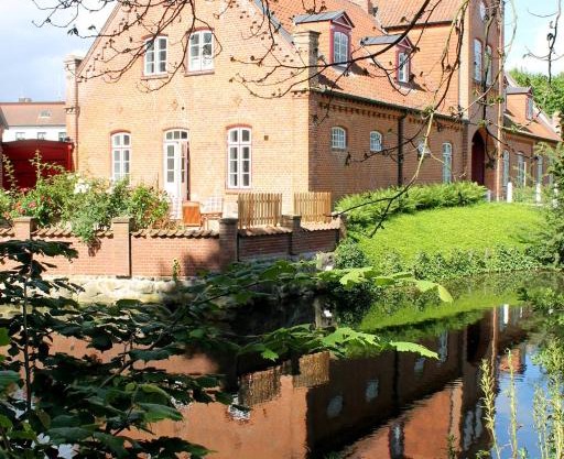 Romantische Torhausferienwohnung mit Top-Einrichtung auf dem idyllischen "Gut Petersdorf"- WLAN vorhanden