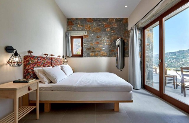 Romantische Villa mit Privatsphäre, Grosse Terrasse mit Aussicht