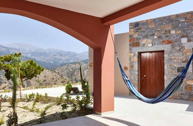Romantische Villa mit Privatsphäre, Grosse Terrasse mit Aussicht
