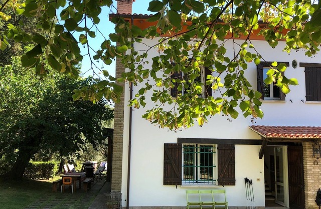 Roncosambaccio: Villa surrounded by olive trees very close to the beach)