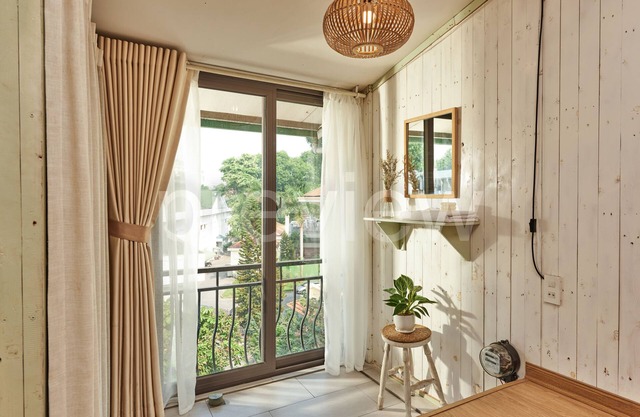 Rooftop/central house/NETFIX/washing/City view/big window