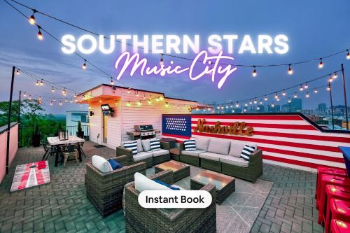 Rooftop Deck & Shuffleboard BBQ Near Downtown