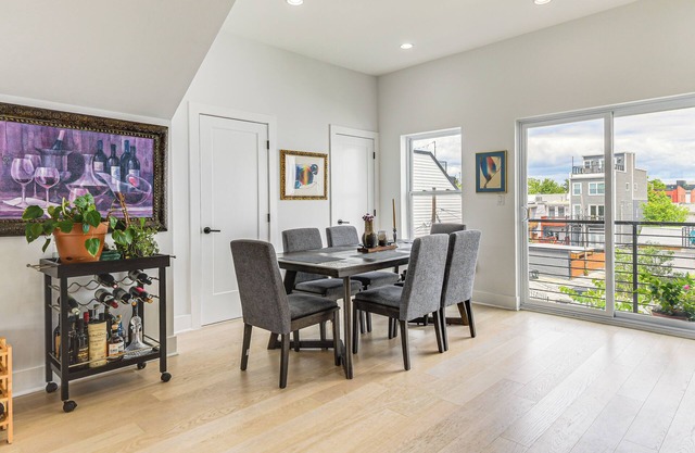 Rooftop Deck w/City Views: Walkable DC Getaway!