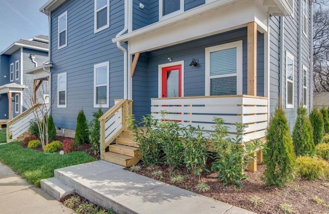 Rooftop Fire Pit | 2 mi to Brdwy | Modern Vibes