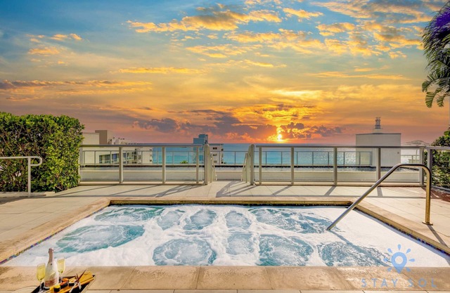 Rooftop Pool +Balcony|Hollywood Beach Boardwalk