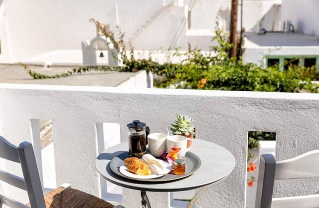 Room 11 @ Pelican Paros in the Old Town!