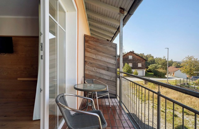Room 14 - Double room with sofa bed with mountain view, shared terrace and Wi-Fi