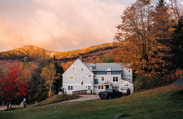 Room, 3 Bunks, Shared Bathroom, 3 Meals Included