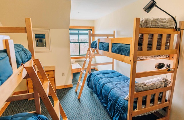 Room, 4 Bunks, Shared Bathroom
