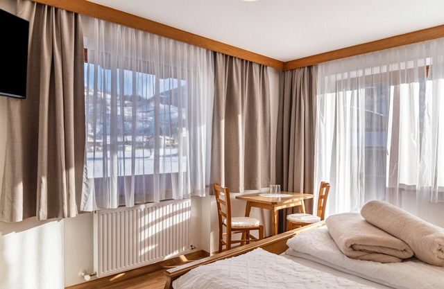 Room '5' with Mountain View and Balcony