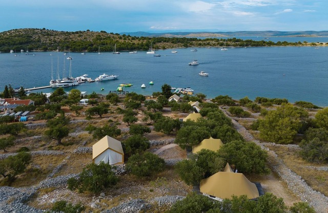 Room 9 - Perfect Glamping for people who want more!