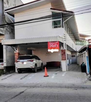 room 9 still available for MotoGP