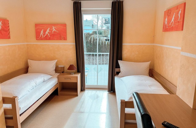 Room '9 - Twin Room' with Mountain View, Shared Terrace and Wi-Fi